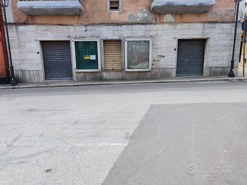 Locale centro storico fronte piaz:a