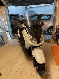 YAMAHA XMax 250