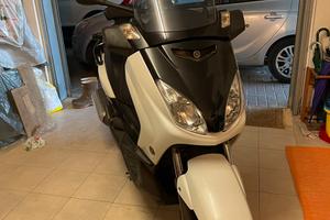 YAMAHA XMax 250