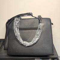 Borsa Nera elegante con zip
