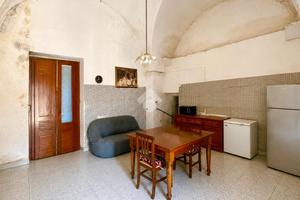 CASA SEMINDIPENDENTE A UGENTO