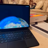 Apple iPad Pro 11” 2020 Wi-Fi  + Magic Keyboard