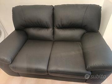  divano /mobile soggiorno /tavolo e sedie 