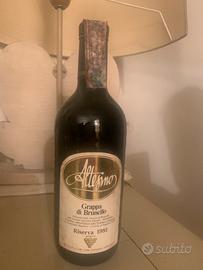 Bottiglia di grappa da collezione