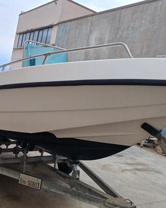 Barca Open Medi con fuoribordo Honda BF40