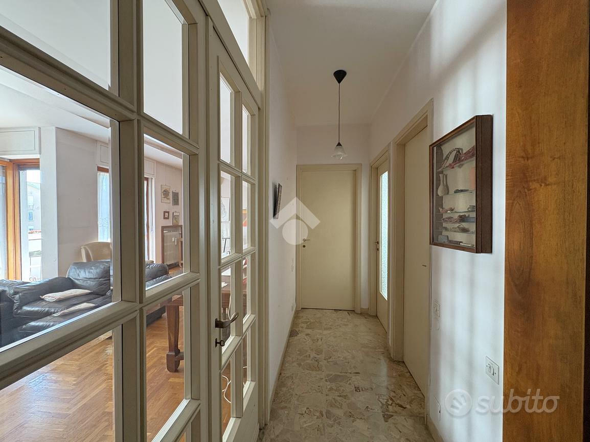 4 LOCALI A STRAMBINO - Vista 6
