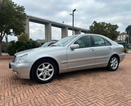 Mercedes C220 2.2 TD - guarda foto