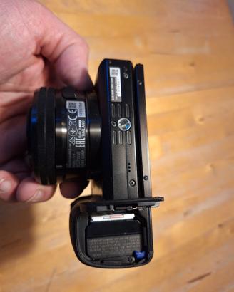 Sony Alpha A6000 + 16-50mm – Pari al nuovo