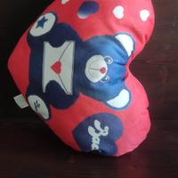cuscinetto peluche rosso 
