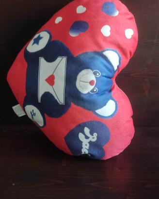 cuscinetto peluche rosso 