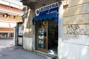 Novara, San Martino - Attività di lavanderia