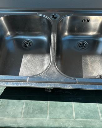 Lavandino a doppia vasca