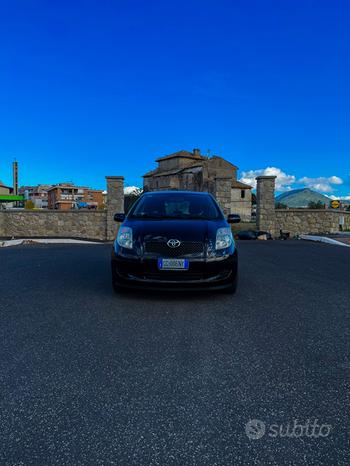Toyota Yaris 1.0 3 porte Sol