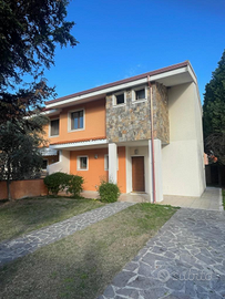 Recente villa caposchiera E.225mila