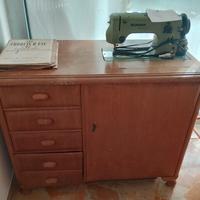 mobiletto e macchina da cucire 