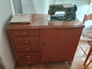 mobiletto e macchina da cucire 