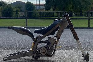 Prototipo moto con motore kart