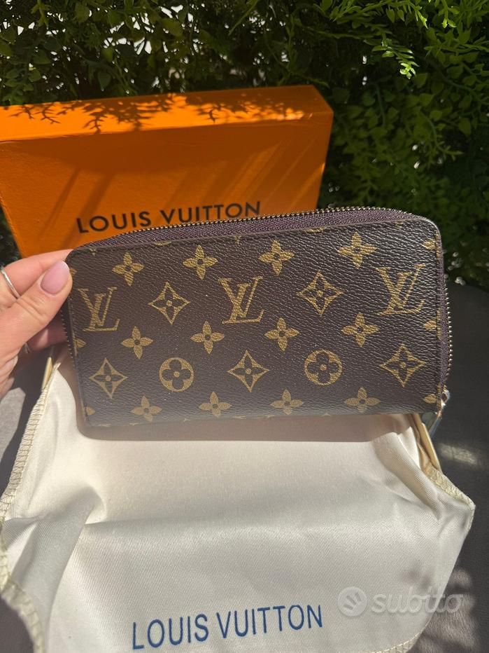 Portafoglio zippy louis vuitton Vendita in Abbigliamento e