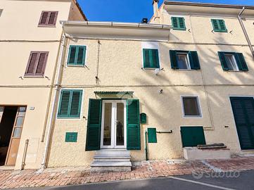 3 LOCALI A CRESPINA LORENZANA