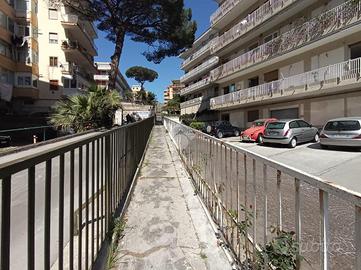 AUTORIMESSA A NAPOLI