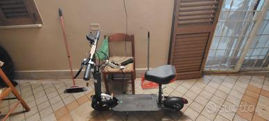 monopattino con sedile 