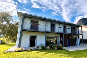 Casa immersa nel verde della valchiavenna