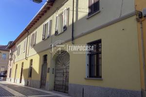 BILOCALE CON CANTINA E POSTO AUTO SENZA SPESE