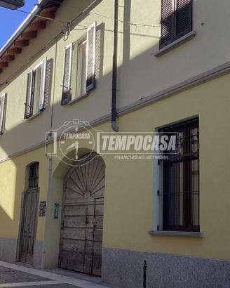 BILOCALE CON CANTINA E POSTO AUTO SENZA SPESE