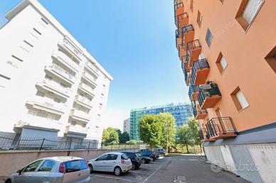 Stanza singola arredata zona Rozzano