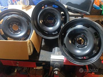 4 Cerchi in ferro R15 peugeot