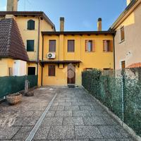 VILLA A SCHIERA A VENEZIA