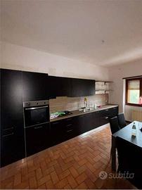 Appartamento di 152 m² con più di 5 locali e box a