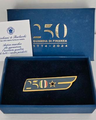 Spilla 250 anni guardia di finanza