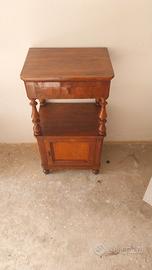 Comodini Antichi vari modelli 