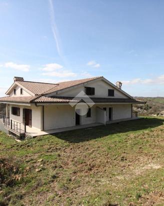 PORZIONE DI BIFAMILIARE A CASTELNUOVO DI PORTO