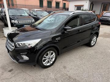 Ford Kuga 1.5 TDCI 120 CV S&S 2WD Powershift Titan