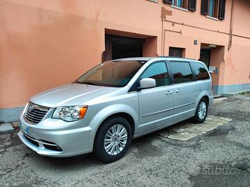 LANCIA Voyager - 2012