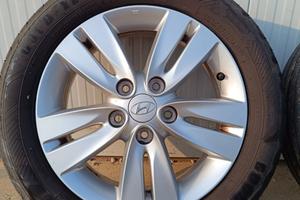 Kit 4 cerchi con pneumatici + ruotino Hyundai ix20
