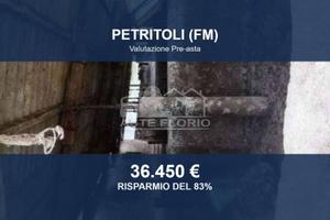 Immobile in asta di 1564 m² a Petritoli