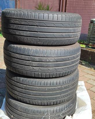 Gomme auto