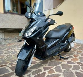 Yamaha Xmax 250 cc