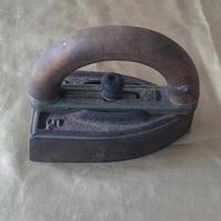 Ferro da stiro tedesco antico