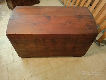 Baule in legno vintage. 