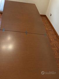 tavolo 95x95 allungabile fino a 1.90cm.150€