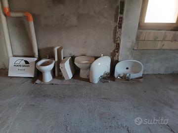 sanitari bagno completi in ceramica bianca