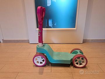 Monopattino con 4 ruote per Bambini