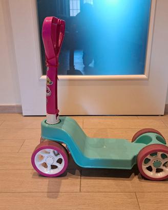 Monopattino con 4 ruote per Bambini