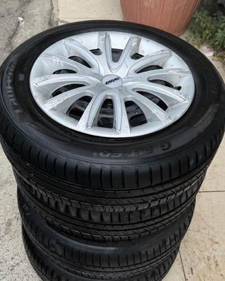 Cerchi in ferro con pneumatici 175/65 R14 82T