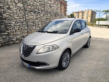 Lancia Ypsilon 1.2 69 CV 5 porte GPL Ecochic Plati