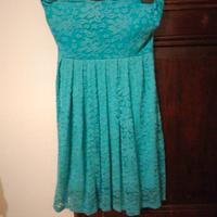 Vestito estivo senza spalle 